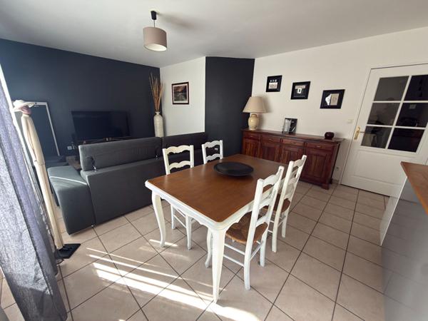 Appartement T2 Villeurbanne, Gratte-ciel, balcon, cave, garage double en sus.
