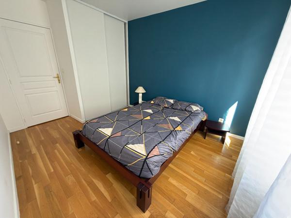 Appartement T2 Villeurbanne, Gratte-ciel, balcon, cave, garage double en sus.