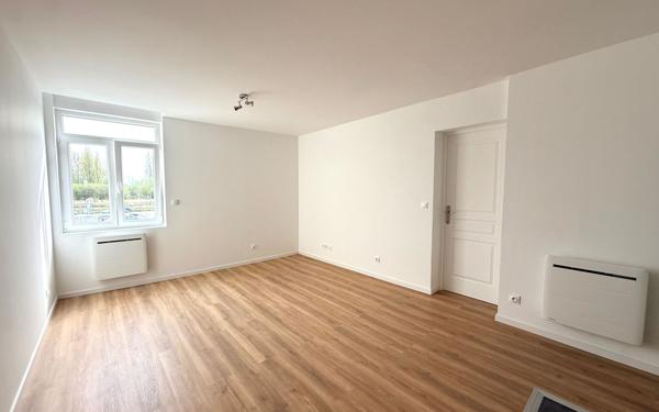 Appartement à louer    1 pièce •  Armentières