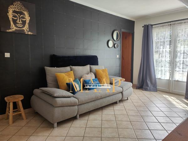 Maison,2 chambres,garage sur terrain clos de plus de 600m2