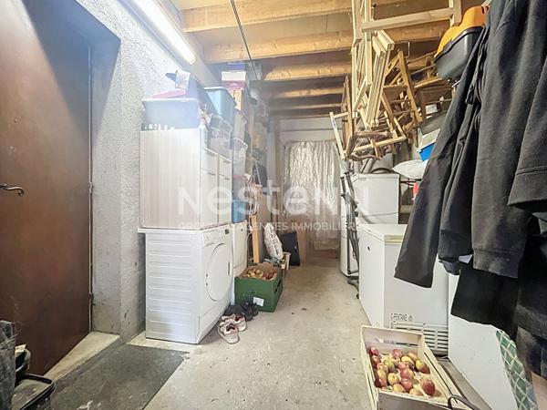 Maison de plain pied à vendre : Palazinges, 92m2 habitable, pièce de vie de 47m2, jardin arboré, 3 chambres, vue, poêle à bois et isolation récente, Garage