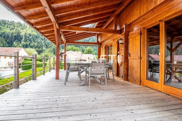 Coup de cœur assuré pour ce magnifique chalet de 90m2 des années 2000