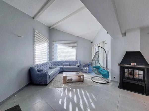 Maison traditionnelle aux beaux espaces