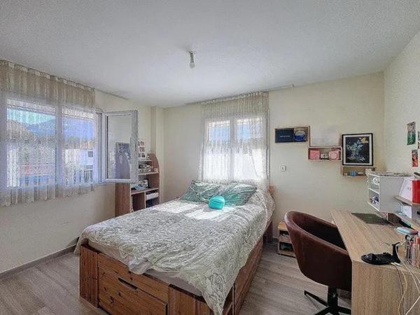 Maison traditionnelle aux beaux espaces