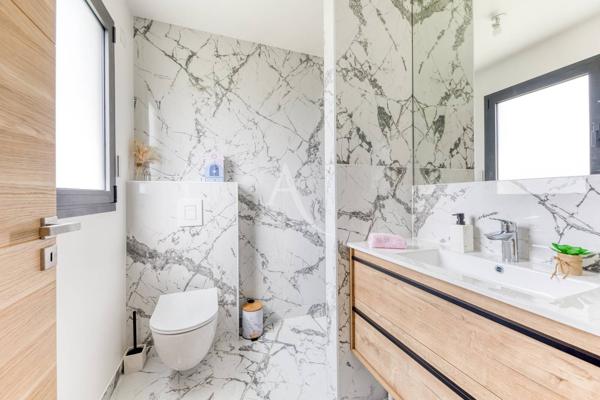Maison Pontault Combault 6 pièce(s) 204.4 m2