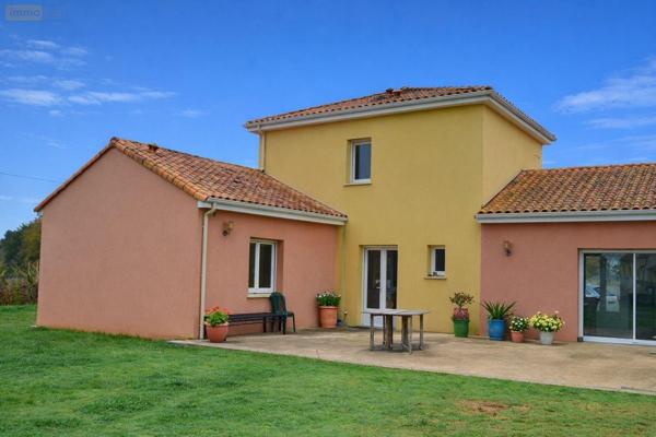 Maison individuelle à vendre à Mézeray dans la Sarthe (72270), ref : NL-72270-220