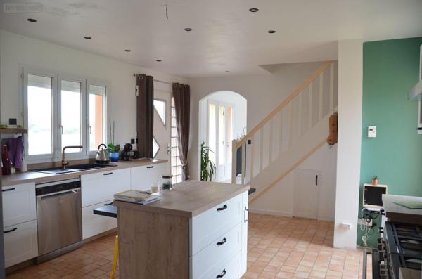 Maison individuelle à vendre à Mézeray dans la Sarthe (72270), ref : NL-72270-220