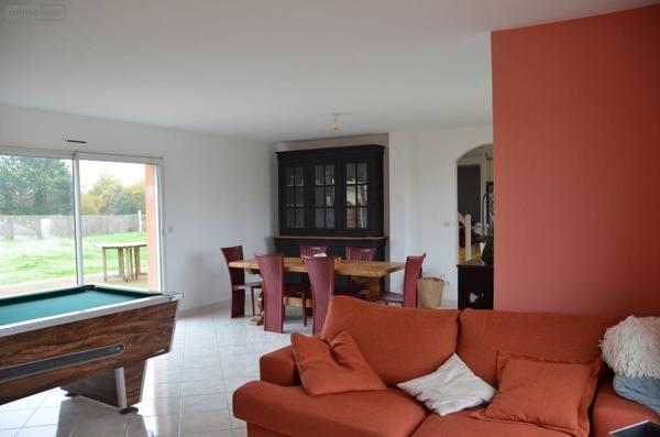 Maison individuelle à vendre à Mézeray dans la Sarthe (72270), ref : NL-72270-220