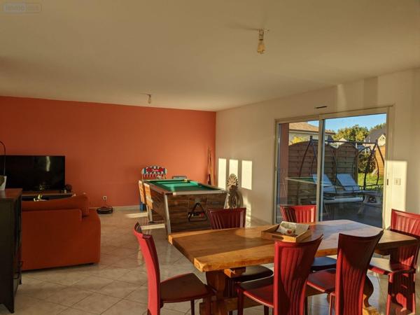 Maison individuelle à vendre à Mézeray dans la Sarthe (72270), ref : NL-72270-220