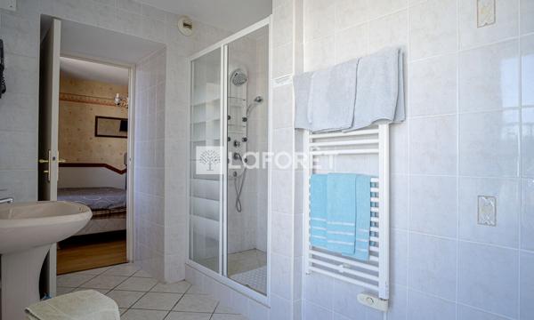 Achat immeuble Bourg-Sainte-Marie - 39 pièce(s) - 1130 m² - 325 500 €