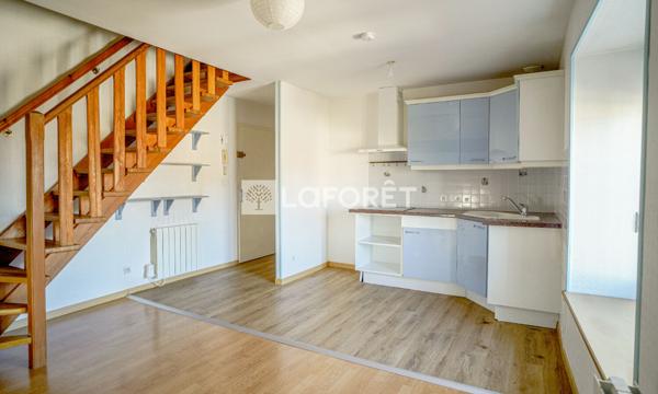 Achat immeuble Bourg-Sainte-Marie - 39 pièce(s) - 1130 m² - 325 500 €