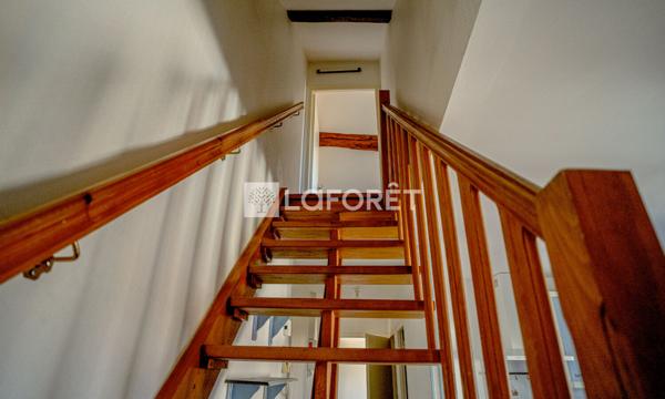 Achat immeuble Bourg-Sainte-Marie - 39 pièce(s) - 1130 m² - 325 500 €