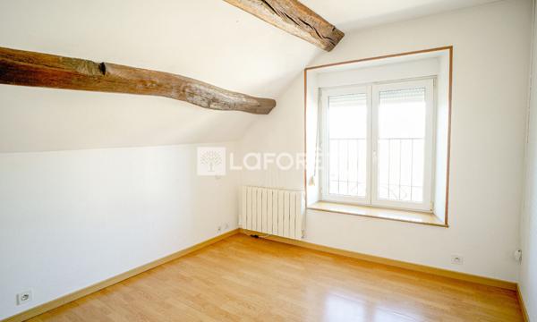 Achat immeuble Bourg-Sainte-Marie - 39 pièce(s) - 1130 m² - 325 500 €