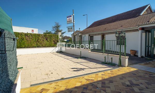 Achat immeuble Bourg-Sainte-Marie - 39 pièce(s) - 1130 m² - 325 500 €