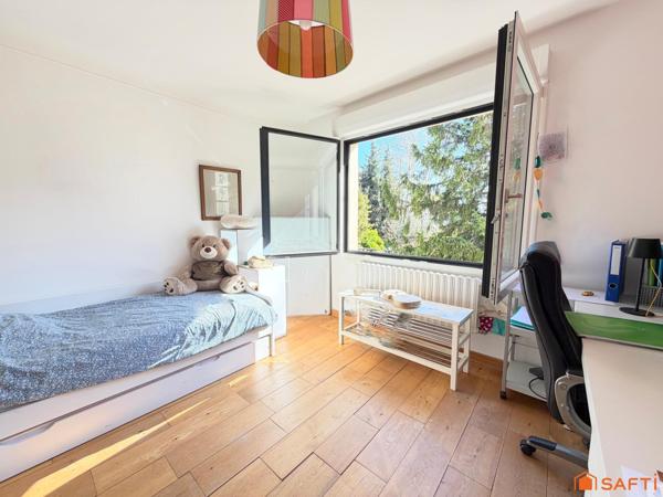 Maison 180m2, 5 chambres, piscine et jardin!