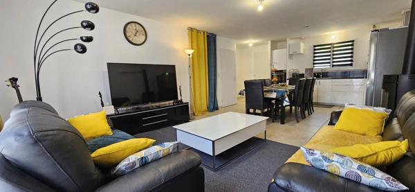 Maison de plain-pied, 80 m² habitables, 3 chambres, terrain de 976 m²