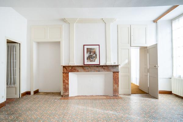 Rare à la vente - Authentique maison de vigneron du XVIIIe avec jardin clos et vue sur clocher, à 20 mn de Saumur