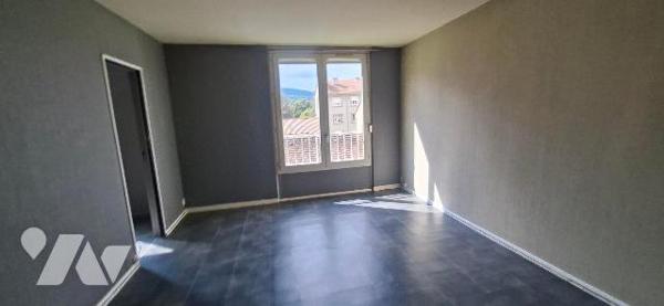 Appartement T4 traversant -68 m2 environ - FIRMINY centre