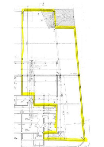 MONTREUIL 7 CHEMINS, LOCAL COMMERCIAL VENDU LOUE AVEC UN PARKING. IDEAL INVESTISSEUR
