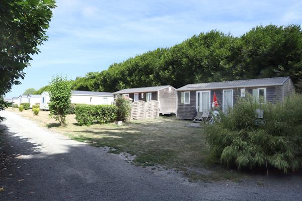 Dpt Ille et Vilaine (35), à vendre CHERRUEIX Propriété de 20 pièces sur 4 hectares.