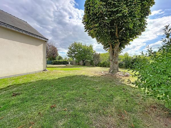 Maison sur sous sol 4 chambres  2000 m² de jardin