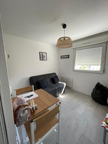 Studio
                                                                                                                                                                                                                                                                                                                        1 pièce(s)                                                                                                                                                                                                                                                                                                                              16  m²