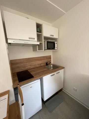 Studio
                                                                                                                                                                                                                                                                                                                        1 pièce(s)                                                                                                                                                                                                                                                                                                                              16  m²