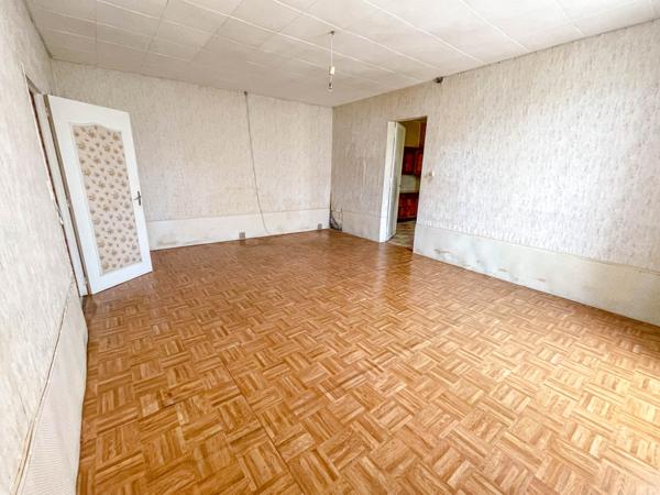 CORPS DE FERME et BELLES DEPENDANCES sur 1,15 hectare