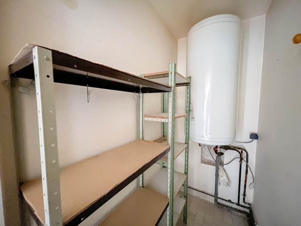 CORPS DE FERME et BELLES DEPENDANCES sur 1,15 hectare