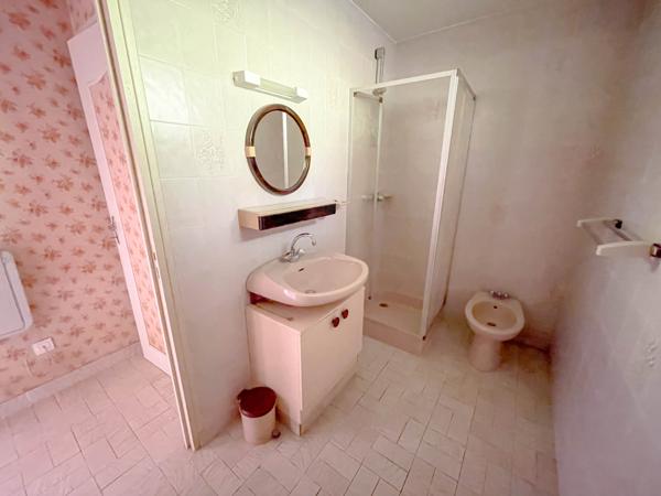 CORPS DE FERME et BELLES DEPENDANCES sur 1,15 hectare