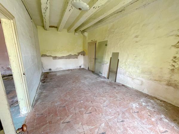 CORPS DE FERME et BELLES DEPENDANCES sur 1,15 hectare