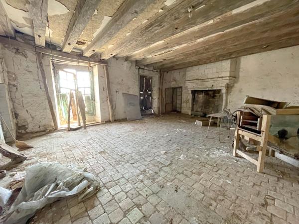 CORPS DE FERME et BELLES DEPENDANCES sur 1,15 hectare