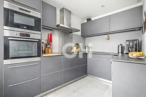 Appartement Paris 5 pièce(s) 142.08 m2
