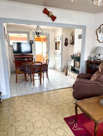 Maison avec jardin et garages