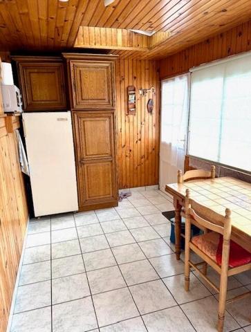 Maison avec jardin et garages