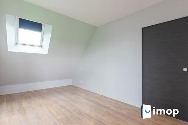 Duplex en parfait état dans un immeuble de 2020 proche RER D T11 et Métro 13 à faibles charges