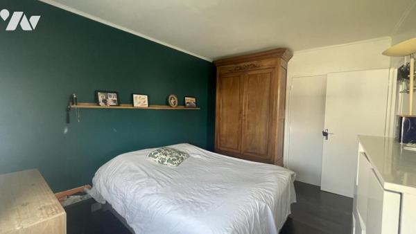 PETIT COURONNE. Maison rénovée et très bien entretenue, à la décoration tendance. 3 Ch