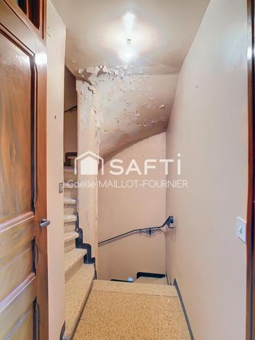 Maison de village avec jardin, cave et garage