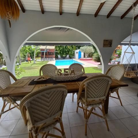 Maison T4 à vendre à Saint-François (971),plain-pied, piscine, pool house, jardin paysagé d'exception