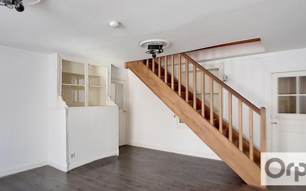 Appartement à louer    3 pièces • 75 m2 Gouzon