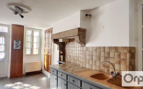 Appartement à louer    3 pièces • 75 m2 Gouzon