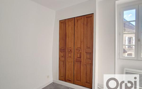 Appartement à louer    3 pièces • 75 m2 Gouzon