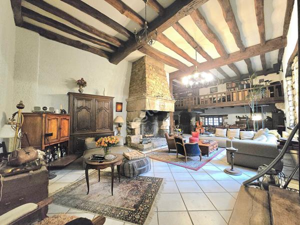 Maison Rosny Sous Bois 210 m2 demeure en plein centre ville proche gare RER E Rosny sous bois et Rosny Bois Perrier centre commercial et Metro