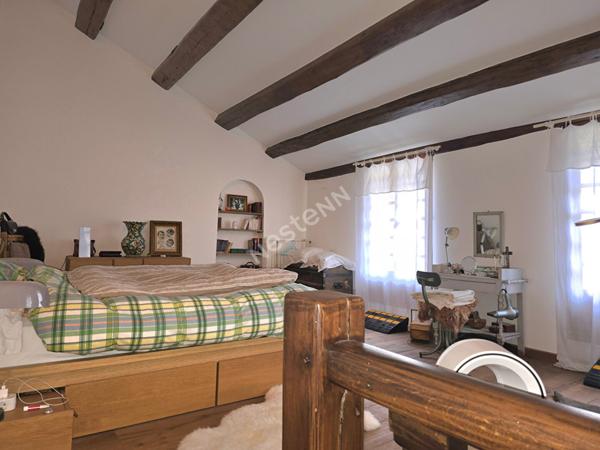 Maison Rosny Sous Bois 210 m2 demeure en plein centre ville proche gare RER E Rosny sous bois et Rosny Bois Perrier centre commercial et Metro