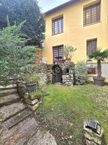 Maison Rosny Sous Bois 210 m2 demeure en plein centre ville proche gare RER E Rosny sous bois et Rosny Bois Perrier centre commercial et Metro