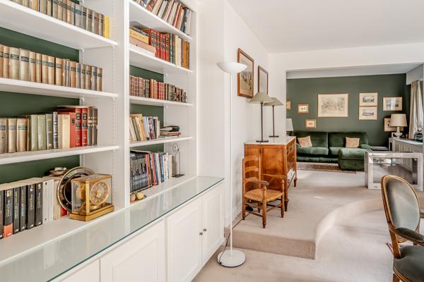 Neuilly-sur-Seine (92200) NEUILLY-SUR-SEINE – APPARTEMENT FAMILIAL de 148 m2 avec TERRASSE / JARDIN de 35m2 rez-de-chaussée.