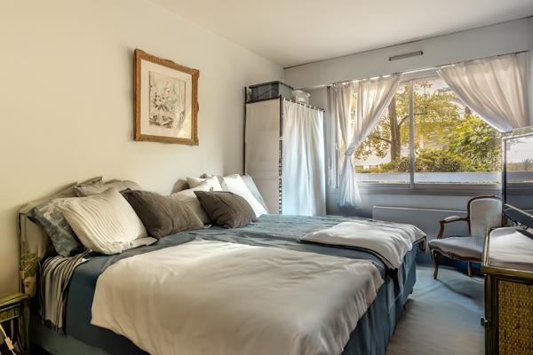 Neuilly-sur-Seine (92200) NEUILLY-SUR-SEINE – APPARTEMENT FAMILIAL de 148 m2 avec TERRASSE / JARDIN de 35m2 rez-de-chaussée.