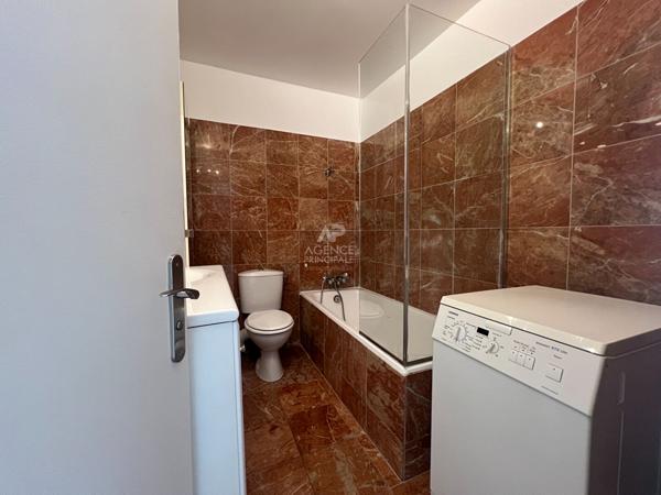 "Versailles Saint-Louis" Joli appartement de 2 pièces de 47 m² au dernier étage ! Loyer 1 090 €/mois charges comprises **  - Référence  19113