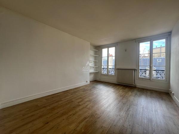 "Versailles Saint-Louis" Joli appartement de 2 pièces de 47 m² au dernier étage ! Loyer 1 090 €/mois charges comprises **  - Référence  19113
