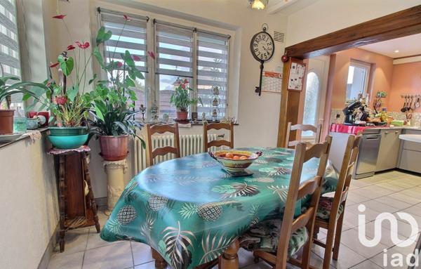 Maison traditionnelle 7 pièces de 95 m² à Flers (61100)